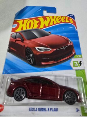 TESLA MODEL S PLAID
